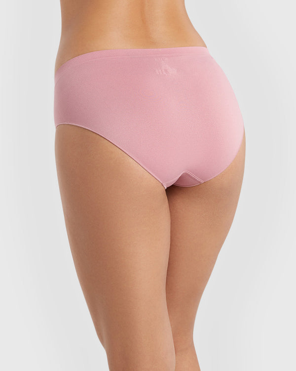 Isla & Evie Trendy Seamfree Unlined Hipster