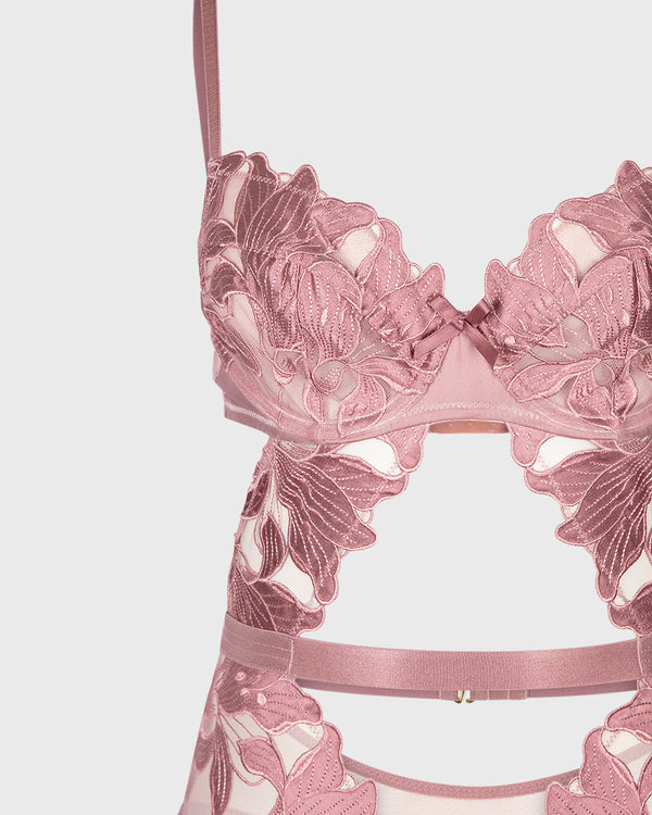 Isla & Evie Nostalgia Rose Lace Bodysuit